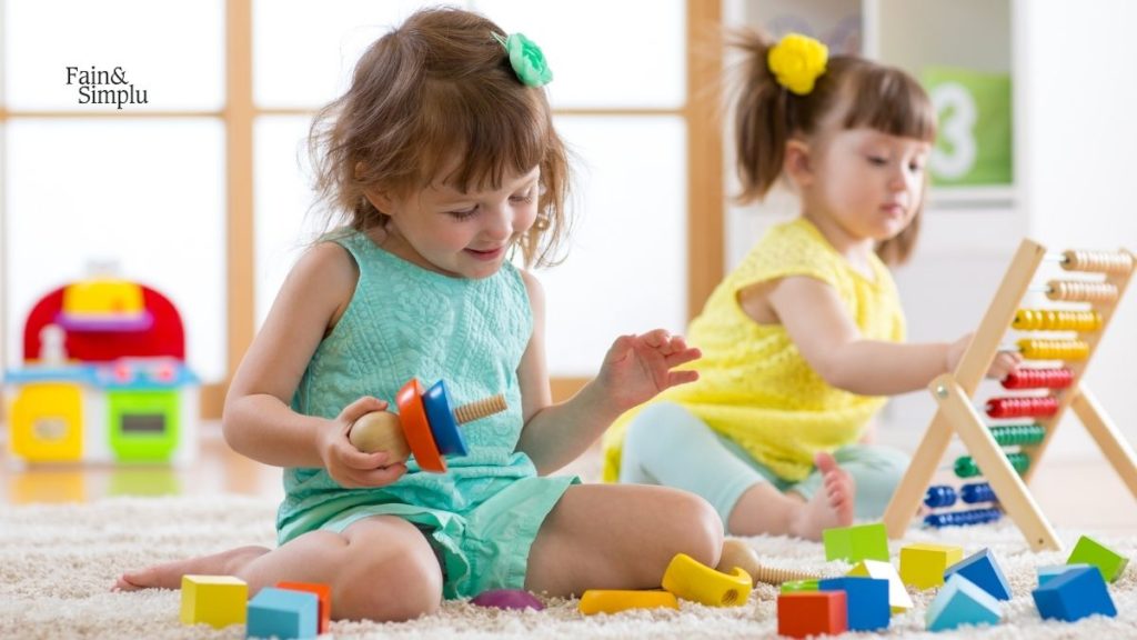 Pot jucăriile să îmbunătățească dezvoltarea cognitivă?