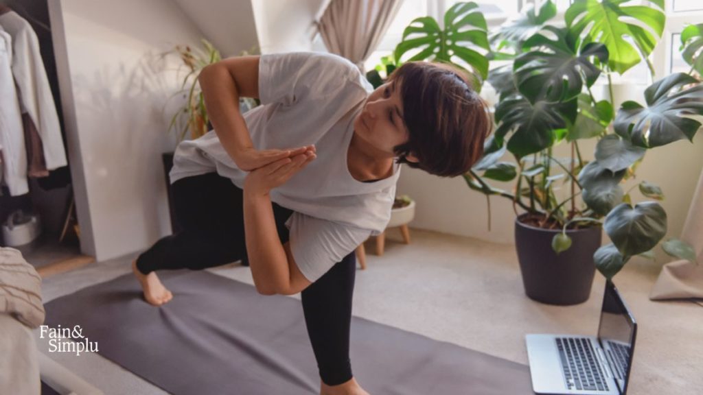 yoga- răsucire pentru digestie