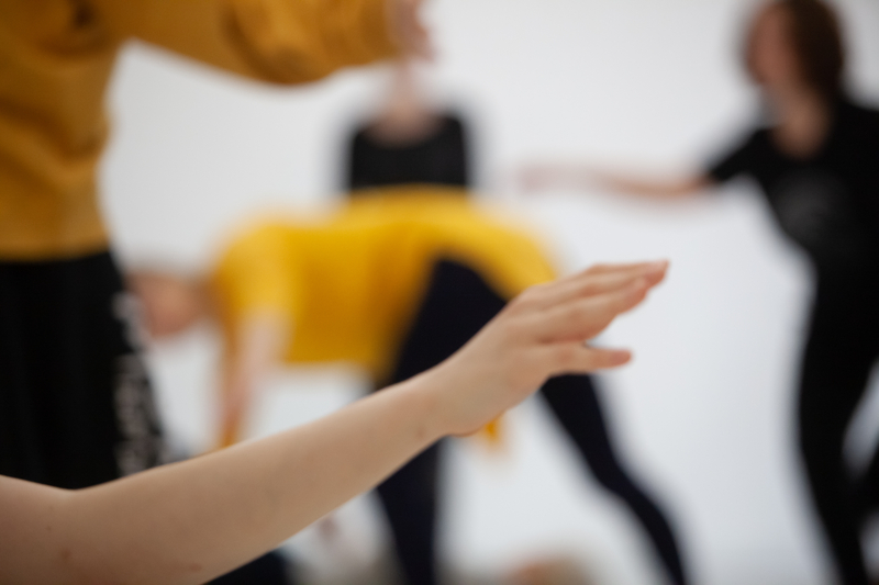 Cum te ajută terapia prin mișcare și dans