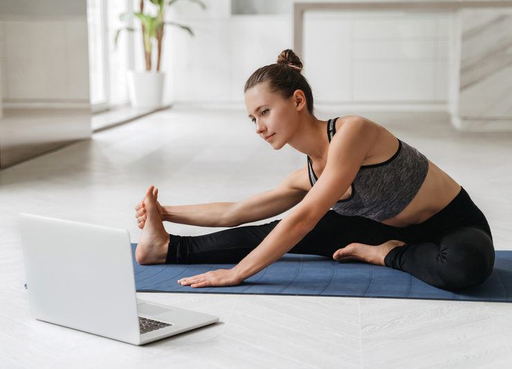 Yoga de acasă: cum să începi practica în confortul propriei case