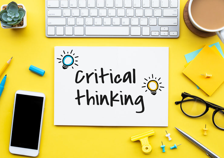 5 pași esențiali pentru a-ți dezvolta gândirea critică și a lua decizii informate