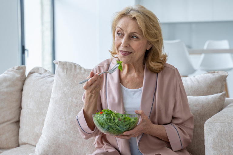 Alimentația ideală pentru a depăși provocările menopauzei
