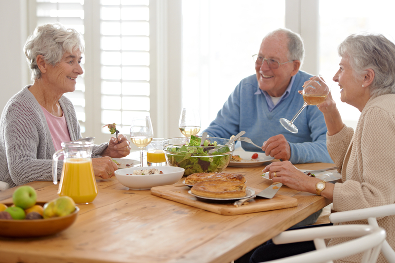 Nutriție pentru seniori: Cum să te menții sănătos la vârsta a treia