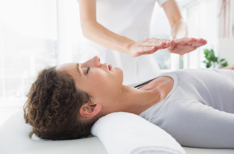 Reiki: vindecarea emoțională prin transferul de energie