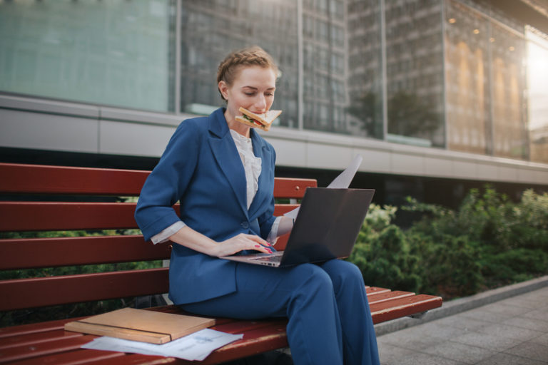 De ce să renunți la multitasking și să îmbrățișezi monotasking-ul