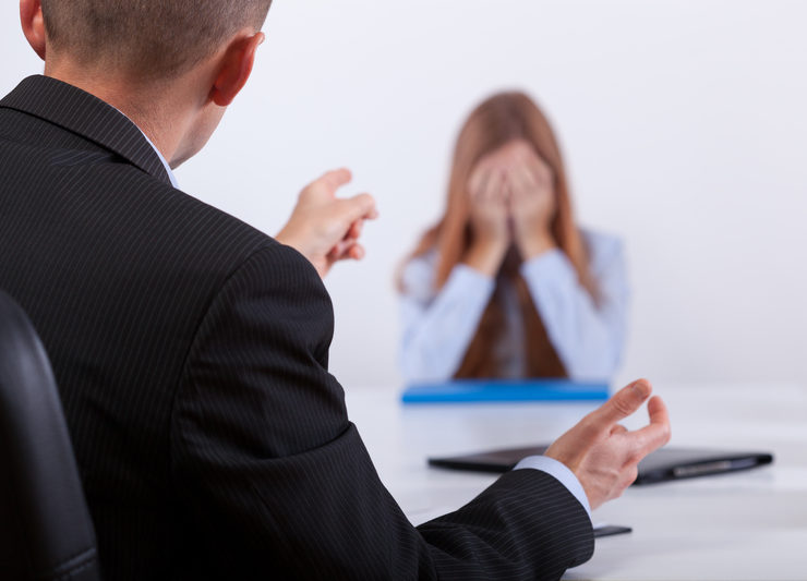 Gaslighting-ul la job: Cum să te protejezi