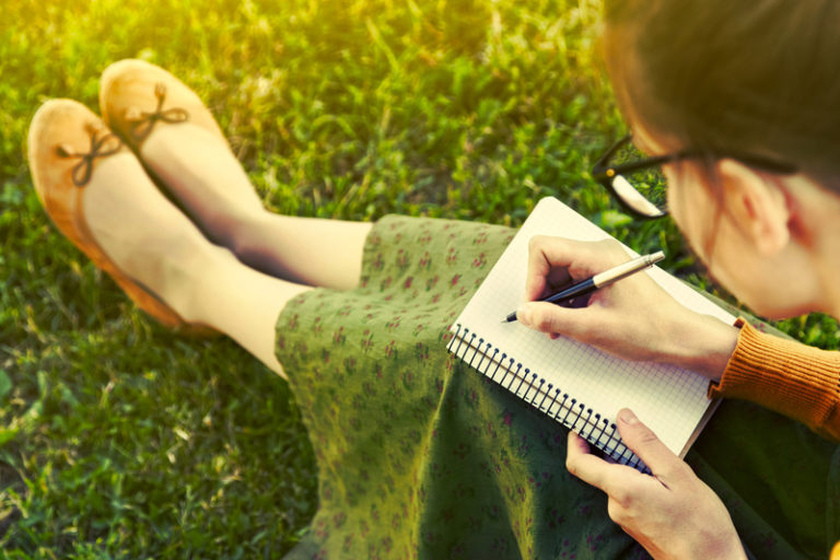 5 activități creative care îți pot aduce vindecarea